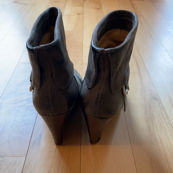 Nine West gray leather booties - Picture 3 of 5